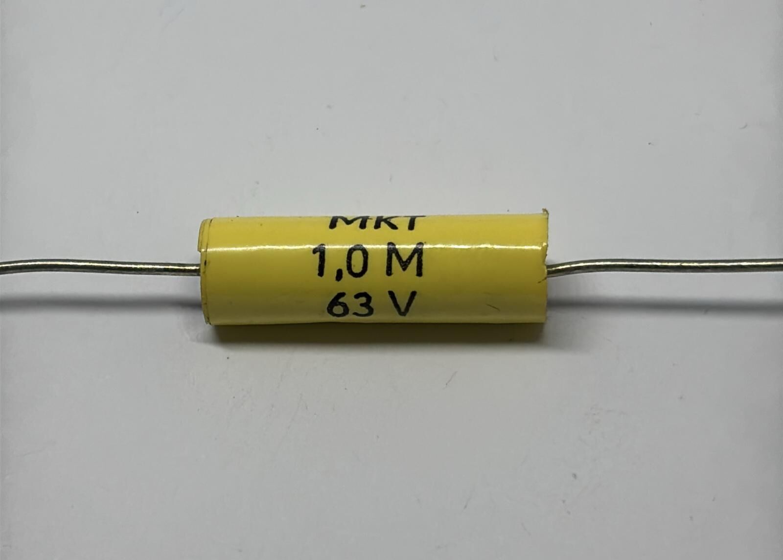 1UF 63V %20 Axial Polyester Kondansatör