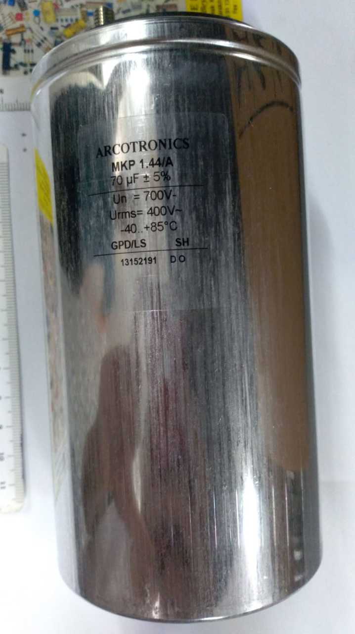 70UF700V Vidalı Kondansatör %5 76X138