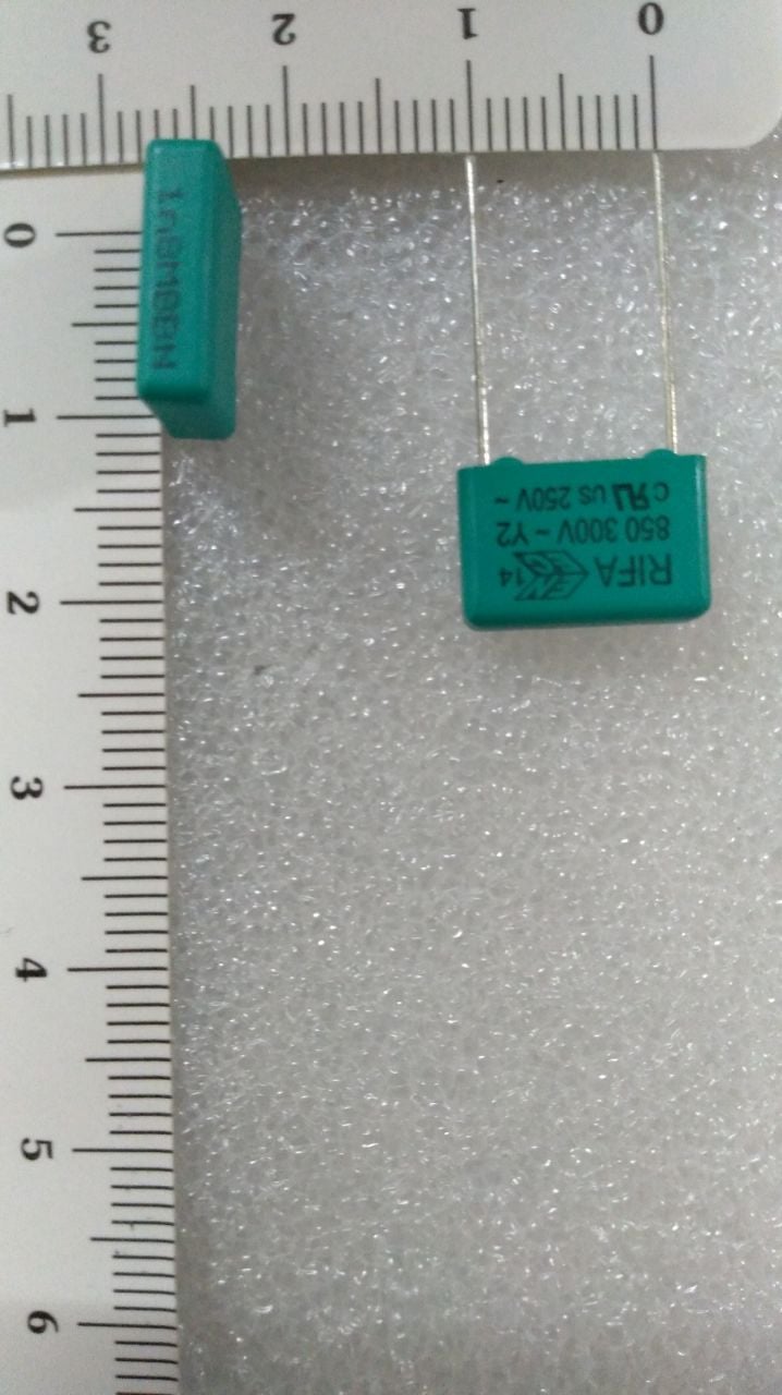 1.8NF 300V AC Polyester Kondansatör %20 F850AG182M300A