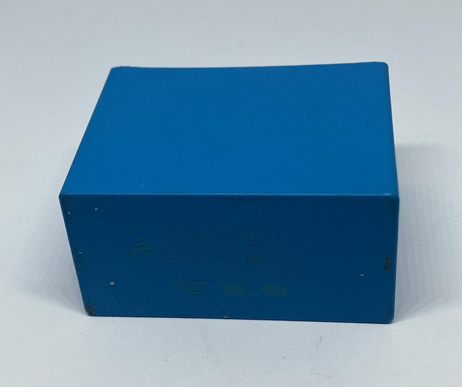 30UF 305V Polyester Kondansatör %10 RM:52.5
