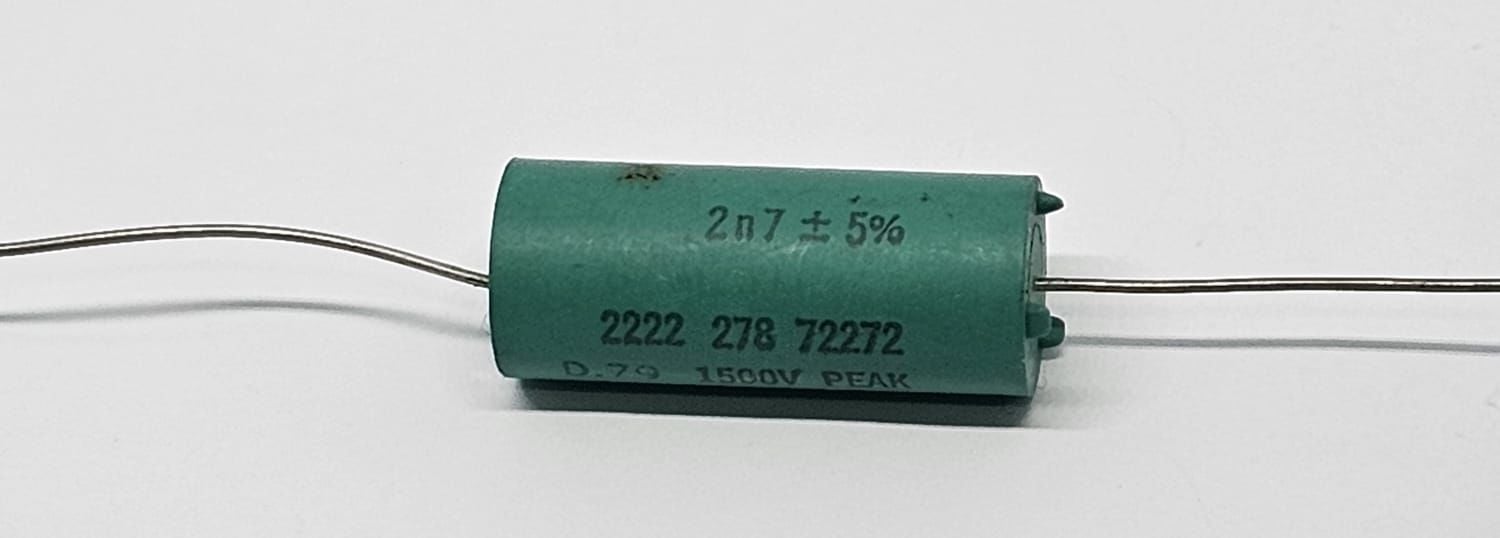 2.7NF 1500V %5 AXİEL Polyester kondansatör