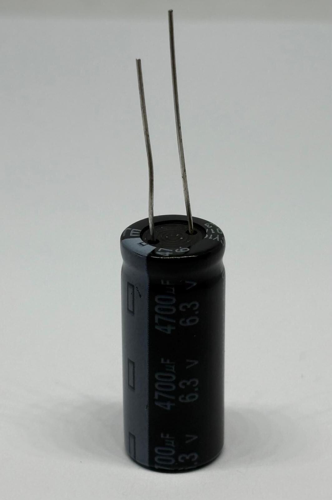 4700UF 6.3V Elektrolitik Kondansatör 13X30