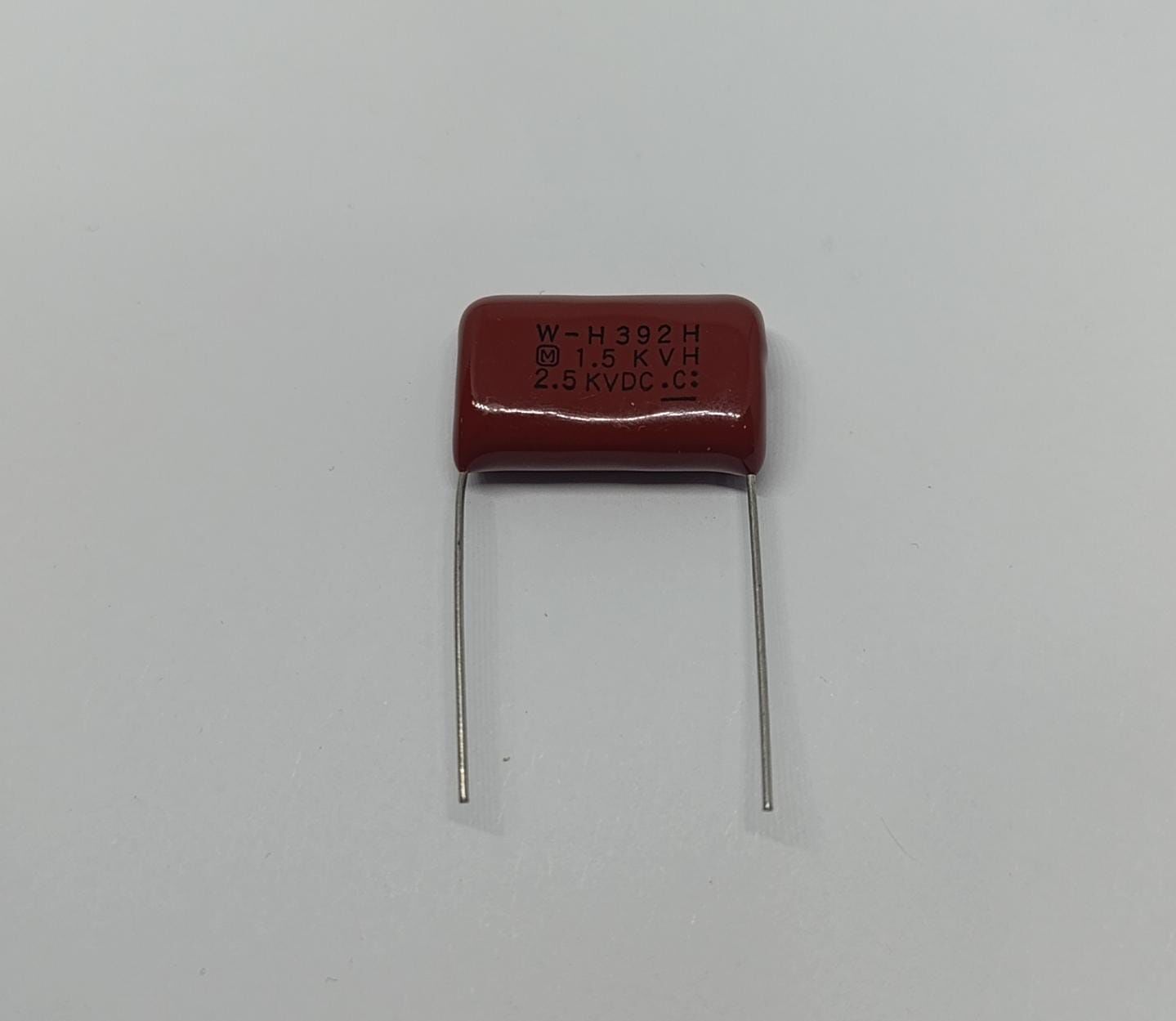 3.9NF 2500V Damla Tipi Polyester Kondansatör %3  RM:22.5