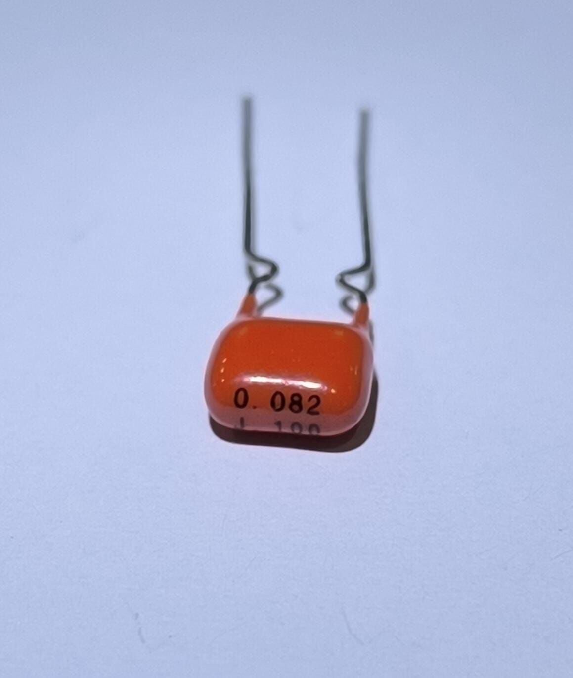 82NF 100V Damla Tipi Polyester Kondansatör %5 DC RM:5 MKT