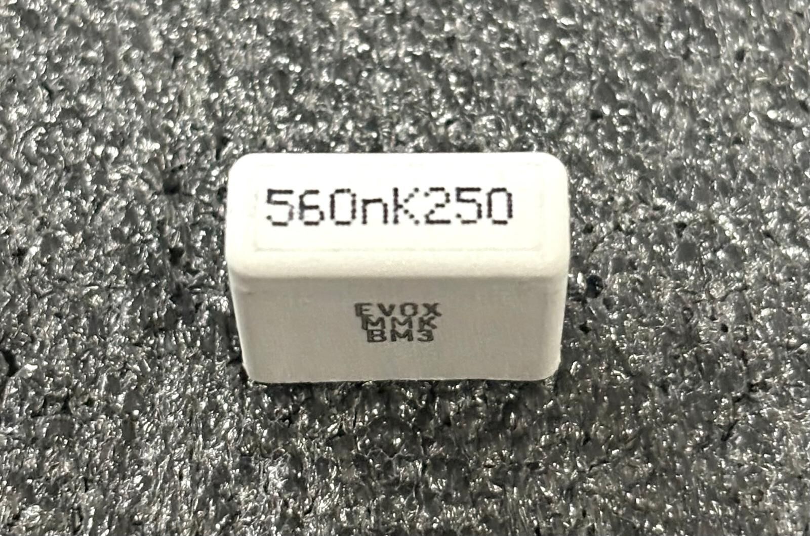 560NF 250V RM:15mm Kutu Tipi MKP Polyester Kondansatör