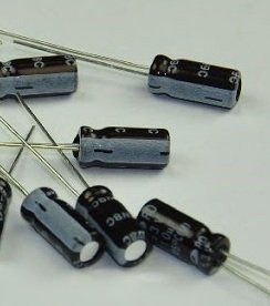 1UF 385V 6,5X18 85' Elektrolitik Kondansatör