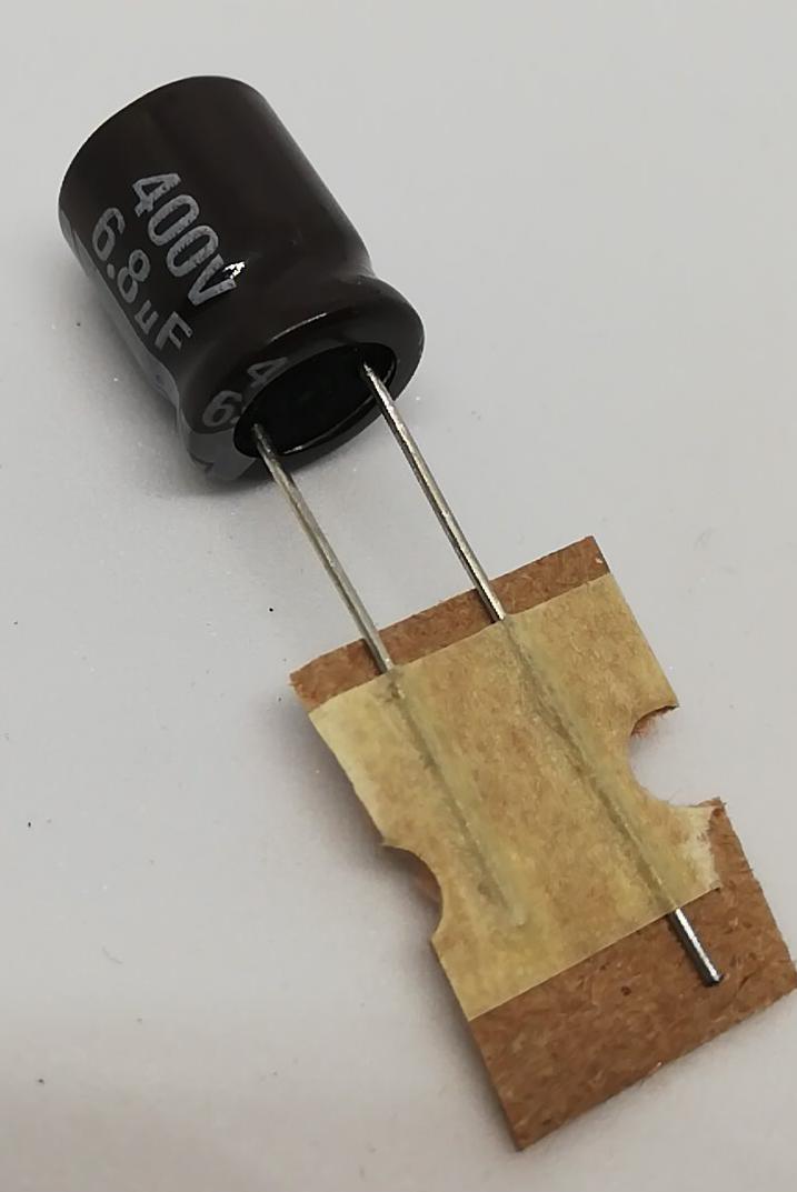 6.8UF 400V Elektrolitik Kondansatör 105C  10X20 RM:5