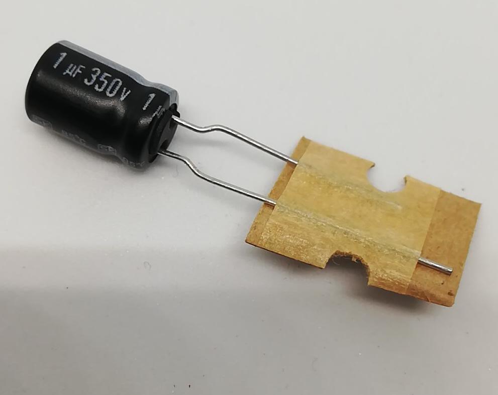 1uF 350V Elektrolitik Kondansatör 85C Radial 6,3x11