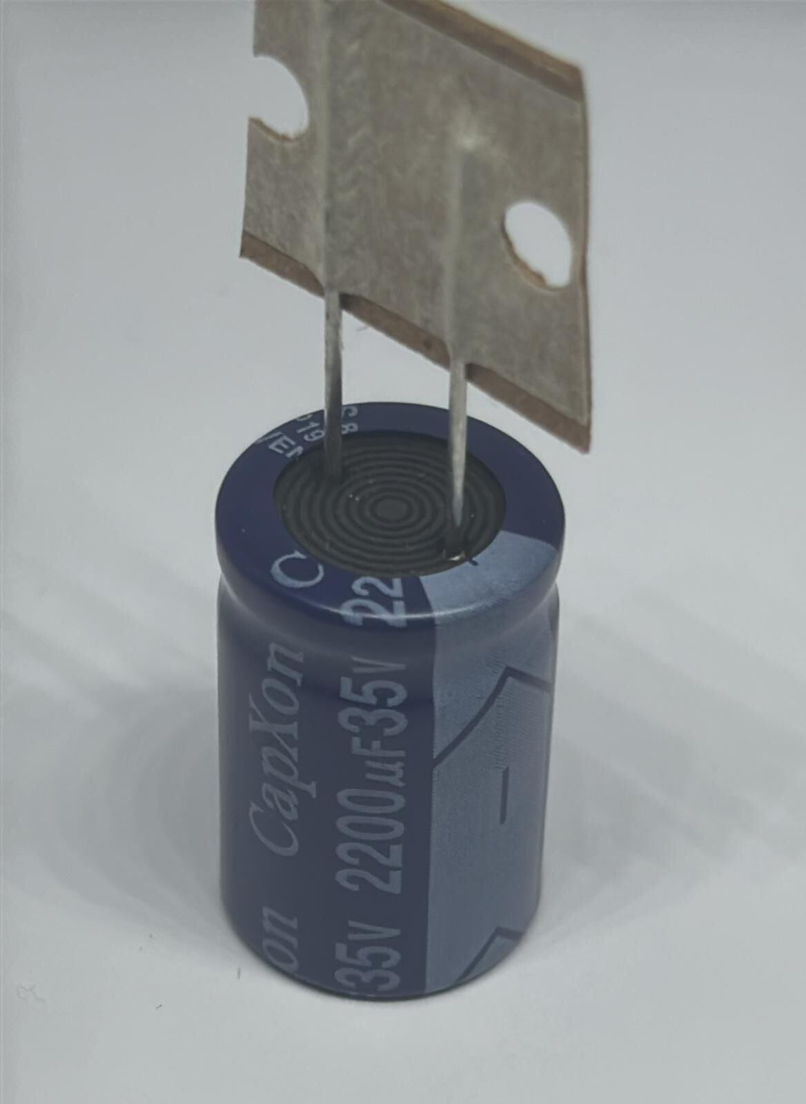 2200UF 35V 16X25 85C ELEKTROLİTİK KONDANSATÖR