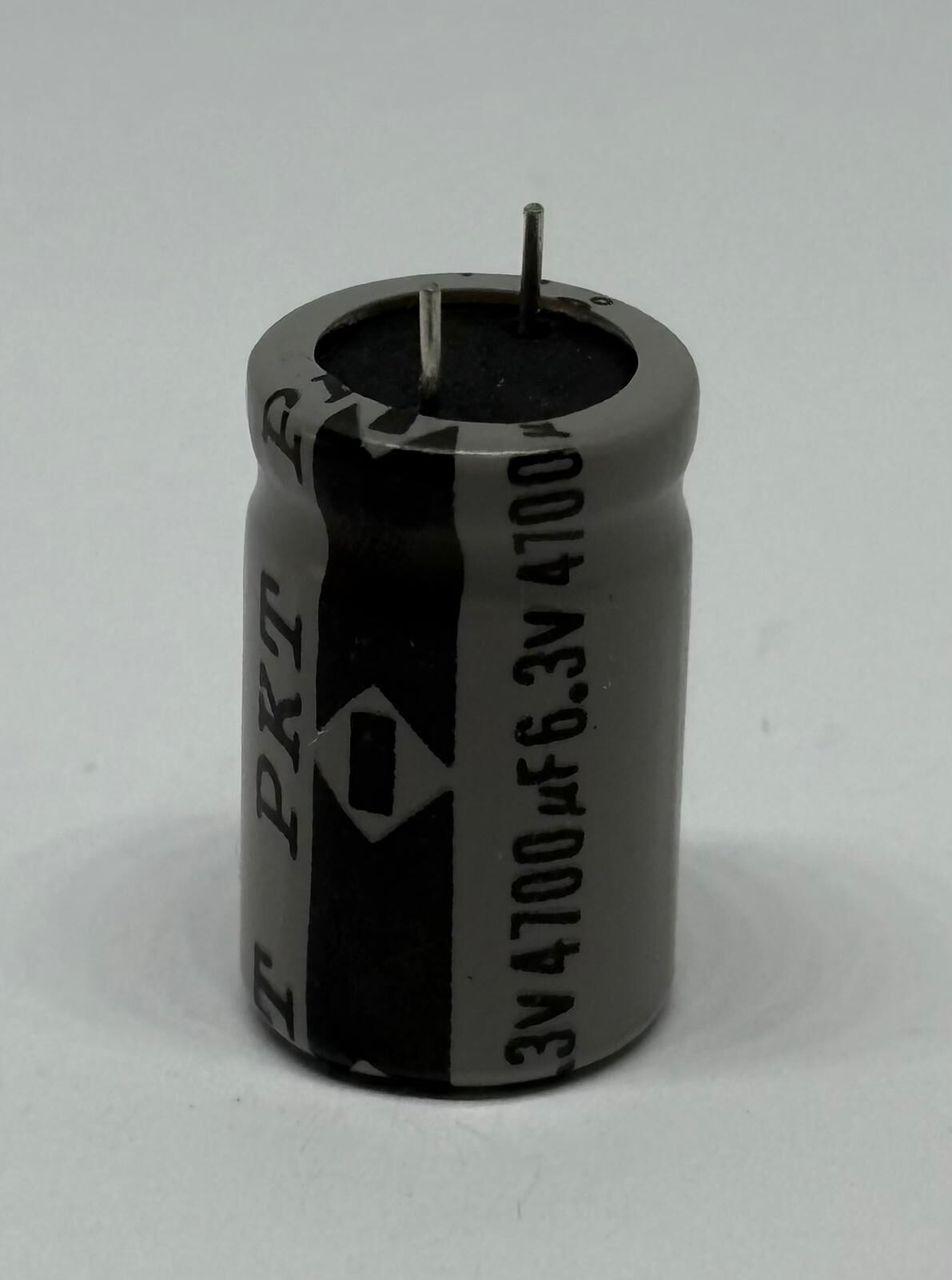 4700UF 6.3V Elektrolitik Kondansatör 85C 12.5X20