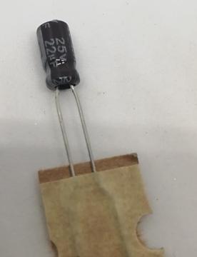 22uF 25V  Elektrolitik Kondansatör 105C 4X7