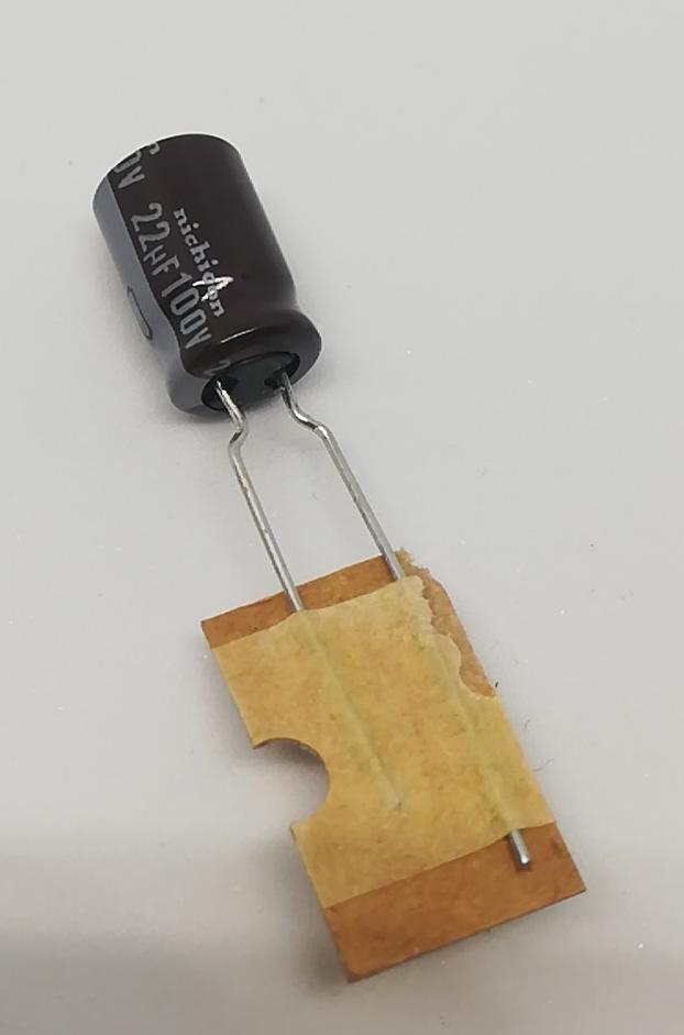 22uF 100V Elektrolitik Kondansatör 105C 6.3X11