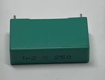 1.2UF 250V F601DF125K250C  %10 RM:22,5 KISA AYAK POLYESTER KONDANSATÖR