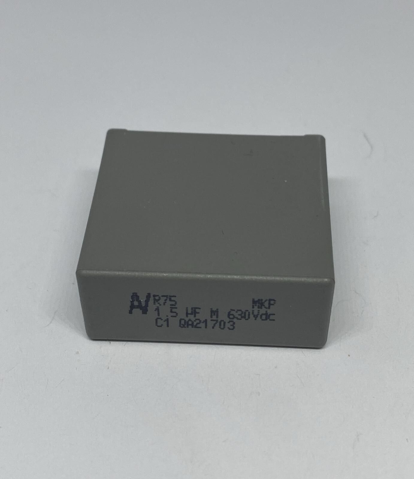 1.5UF 630V KISA AYAK %10 RM:27.5MM POLYESTER KONDANSATÖR