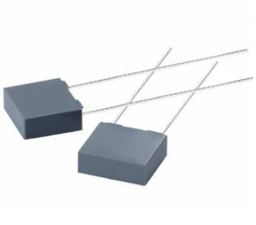 1.8UF 1000V KISA BACAK %10 RM:7.5MM POLYESTER KONDANSATÖR