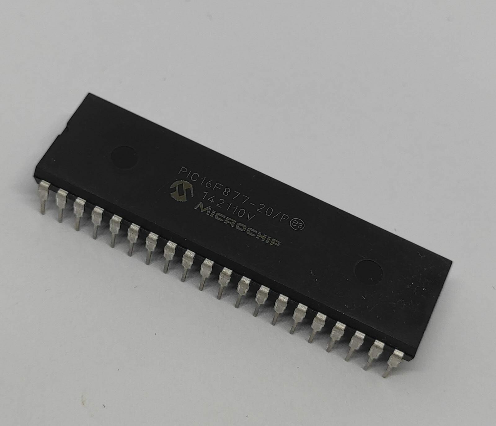 PIC16F877-20/P DIP (16F877)
