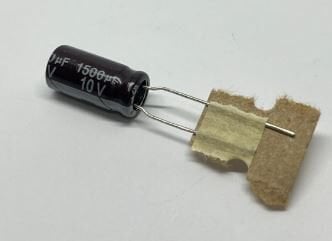 1500uf 10V Elektrolitik Kondansatör 105C RM:2.5 8X21