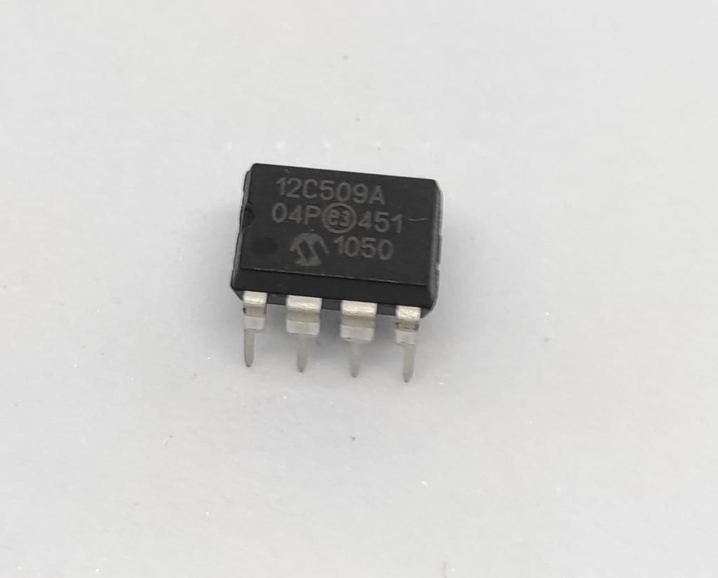 PIC12C509A-04/P DIP (12C509A)