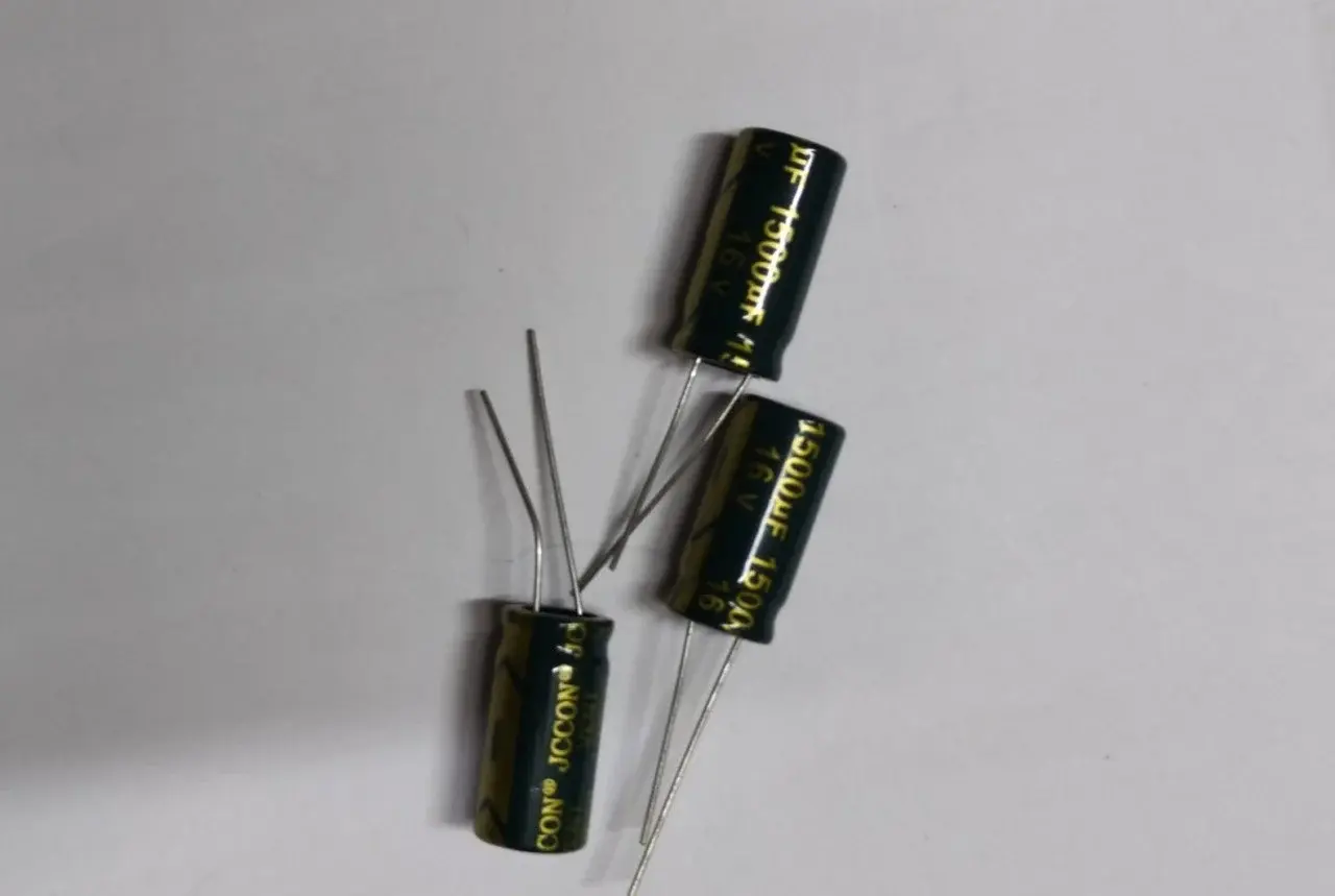 1500uf 16V Elektrolitik Kondansatör 105C 10X20