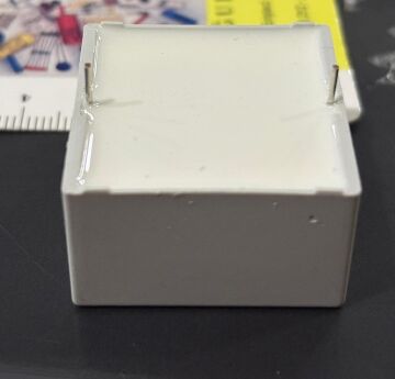 47UF 63V Polyester Kondansatör  RM:27.5mm %10