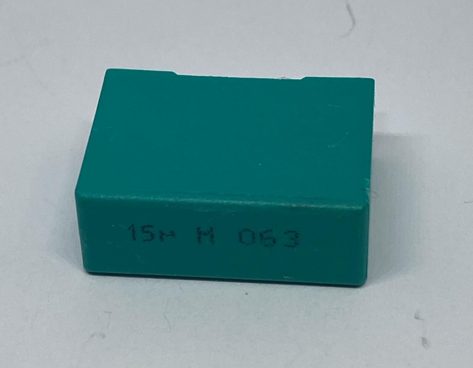 15UF 63V Polyester Kondansatör  RM:22.5mm %5