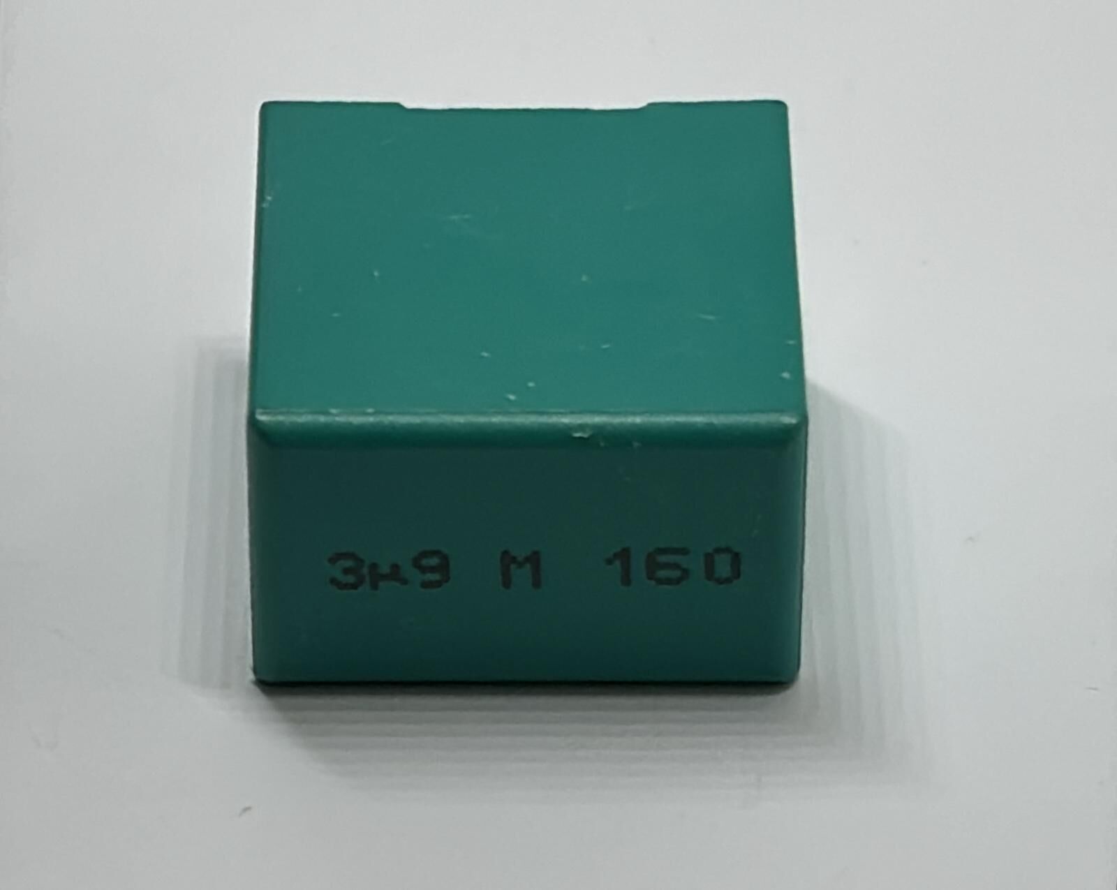 3.9UF 160V  Polyester Kondansatör RM:15mm %10