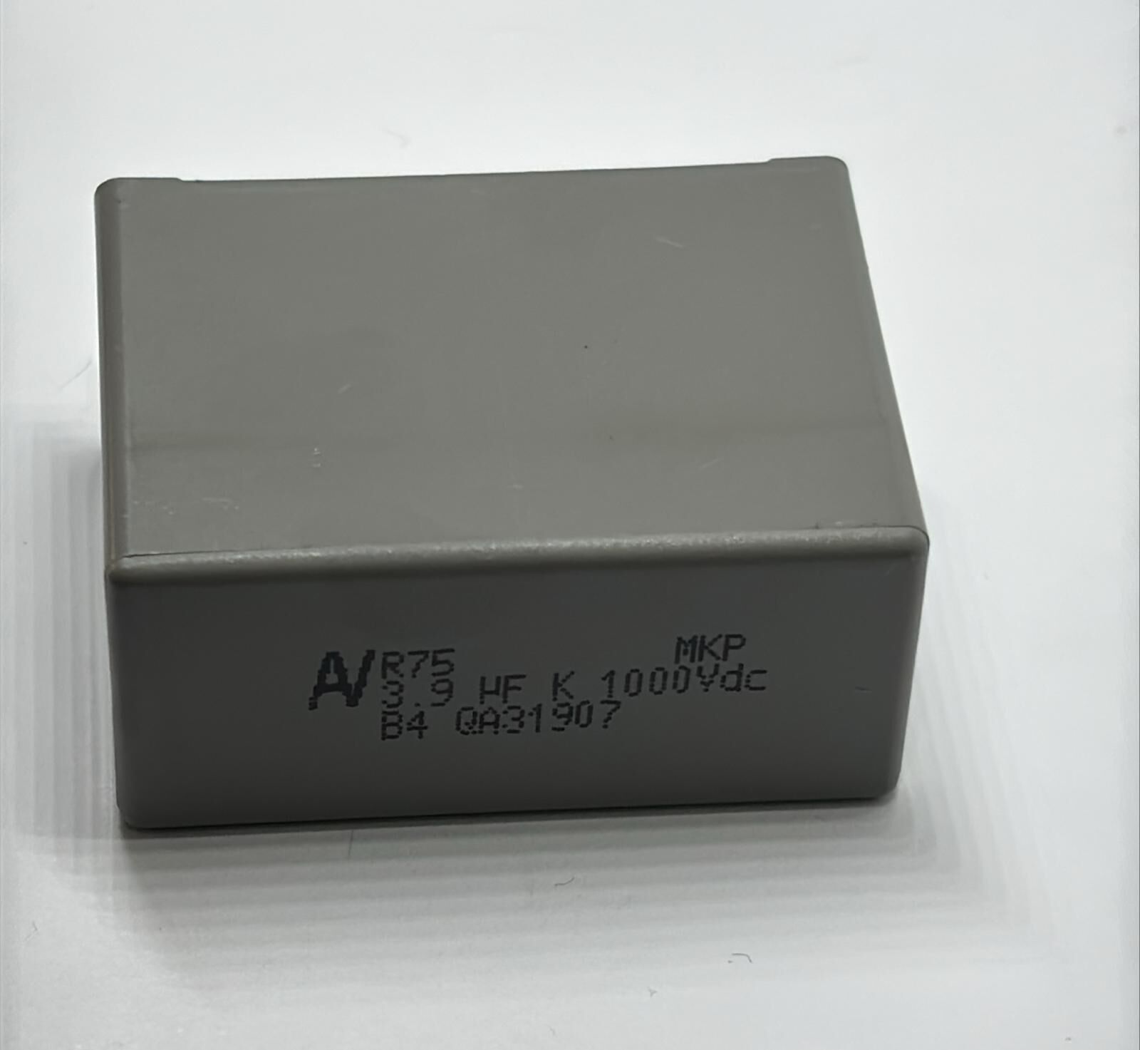 3.9UF 1000V Polyester Kondansatör  MKP RM:37.5mm %10