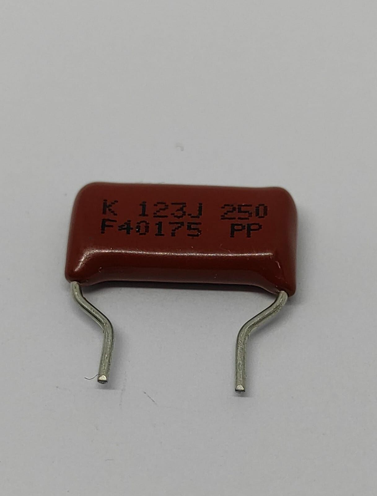 12NF 250V Damla Tipi Polyester Kondansatör  %5 RM:15-10