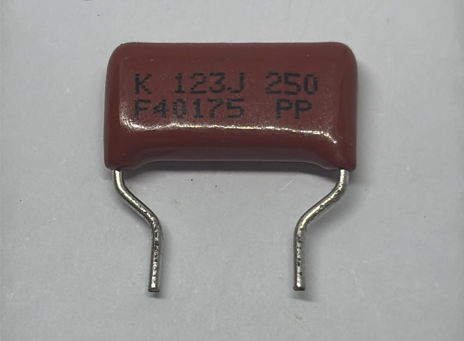 12NF 250V Damla Tipi Polyester Kondansatör  %5 RM:15-10