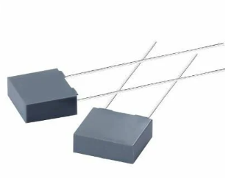 3.3NF 310V %20 RM:7.5MM KISA AYAK POLYESTER KONDANSATÖR