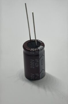 47UF 200V 13X21 105C  Elektrolitik Kondansatör