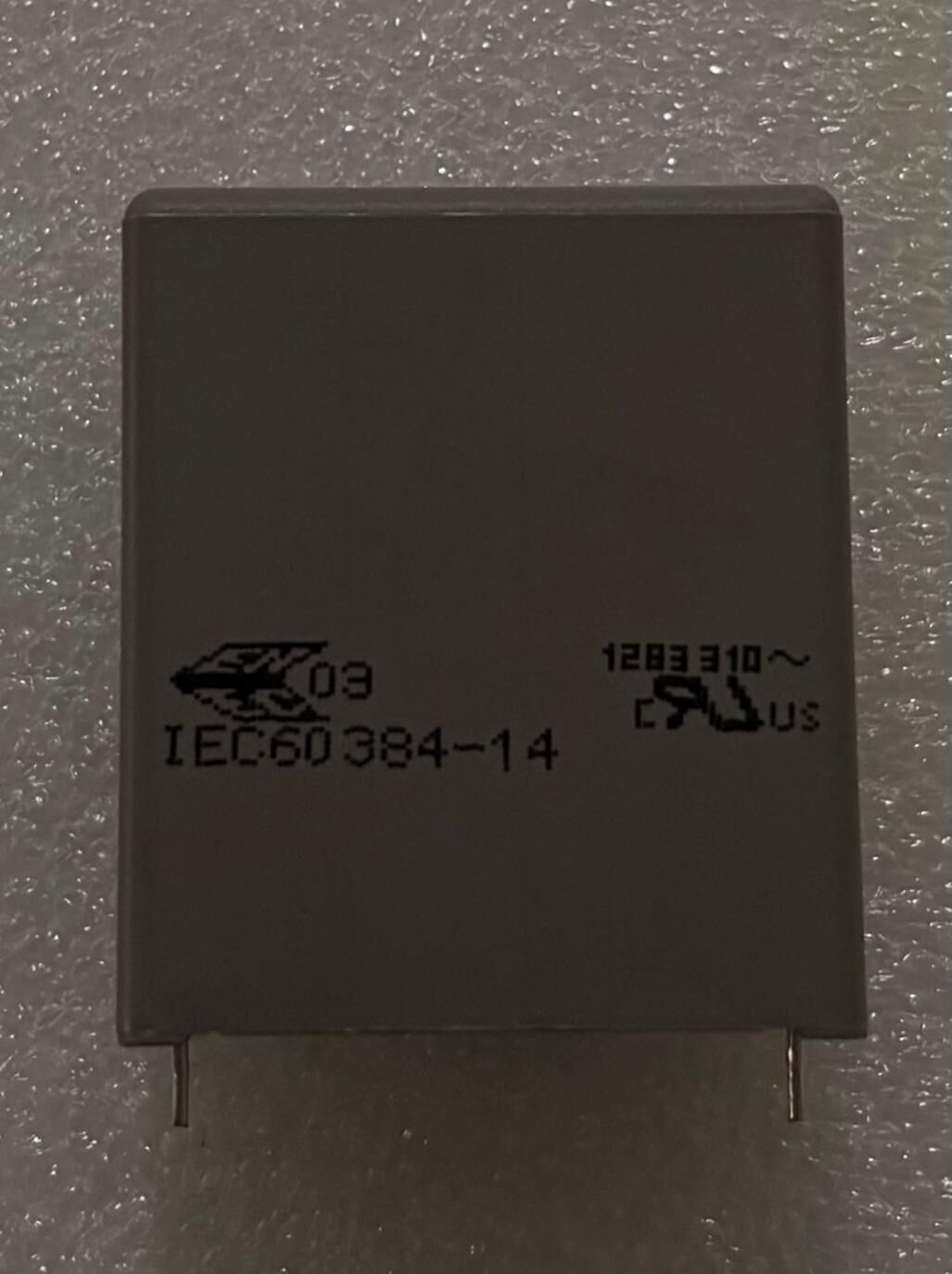 4.7UF 300V AC Polyester Kondansatör %20 RM27.5