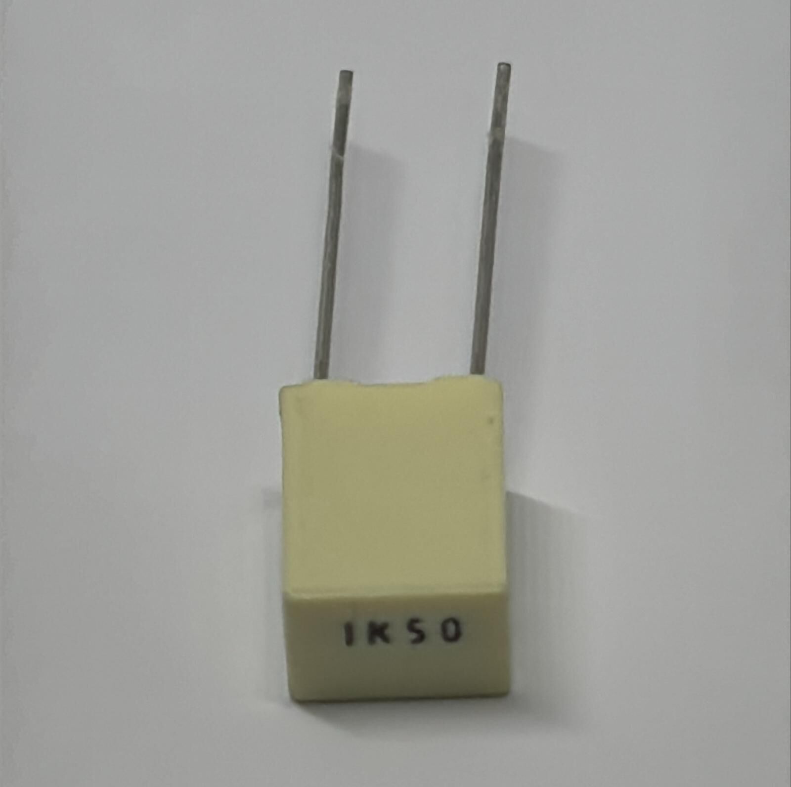 1UF 50V R:5 %10 Polyester Kondansatör