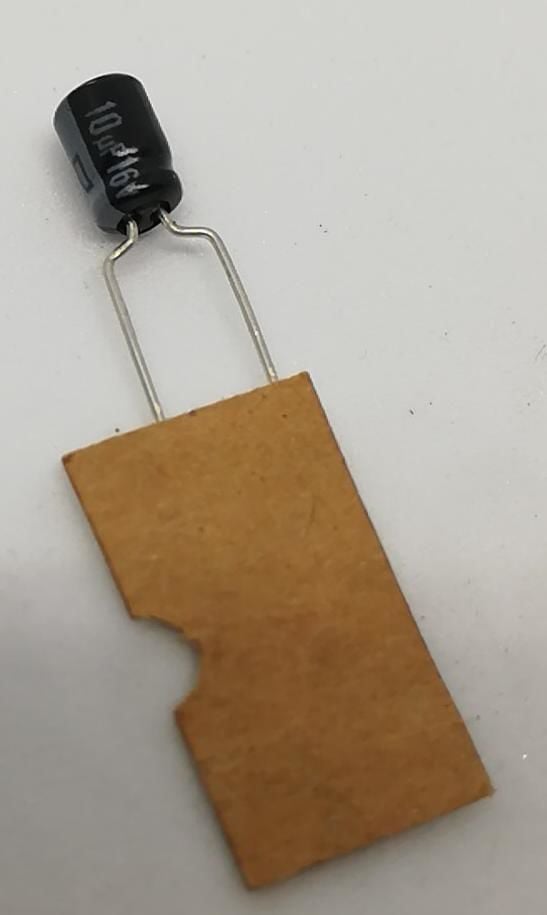 10uF 16V  Elektrolitik Kondansatör RM:5 4x7