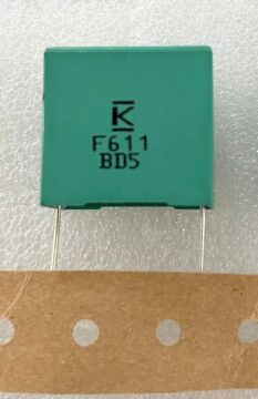 22UF 100V Polyester Kondansatör %20 RM:22.5